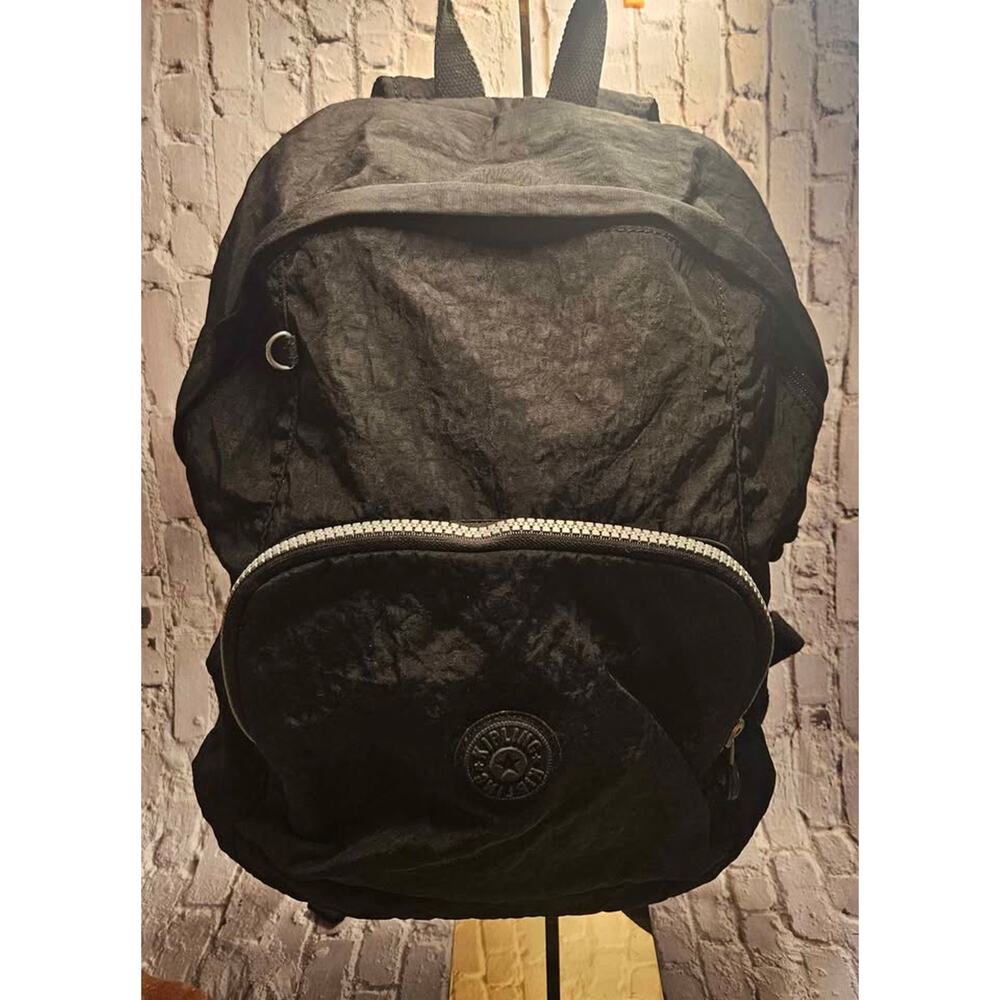 🖤 Kipling Black Backpack – Sleek, Functional, & Stylish